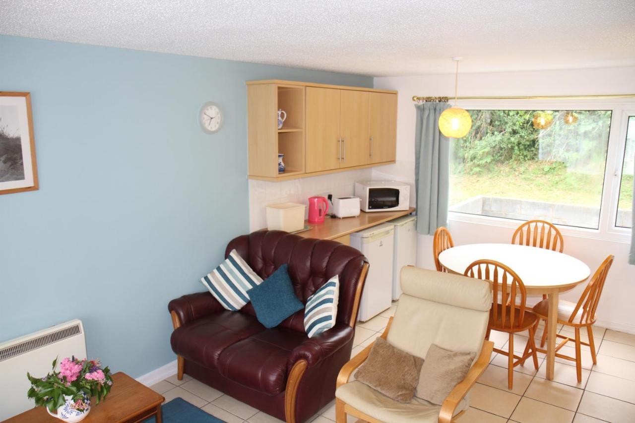 פמברוק Freshwater Bay Holiday Cottages מראה חיצוני תמונה
