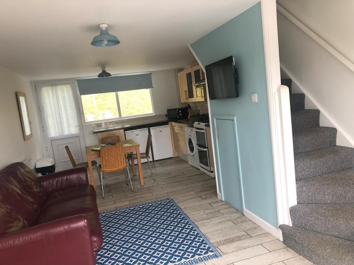 פמברוק Freshwater Bay Holiday Cottages מראה חיצוני תמונה