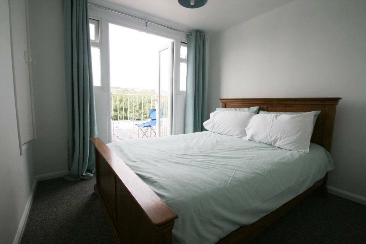 פמברוק Freshwater Bay Holiday Cottages מראה חיצוני תמונה