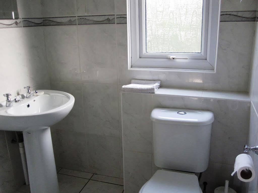 פמברוק Freshwater Bay Holiday Cottages מראה חיצוני תמונה